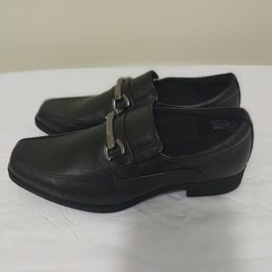 Boys shoes